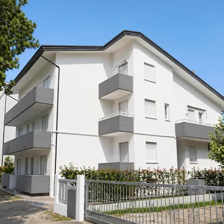 Adriatico - Big 2 Bedrooms, 2 Bathrooms Apartment- Agenzia Cocal Apartment